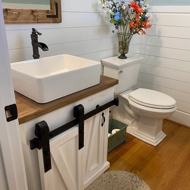 Carob Ahşap Sürgülü Banyo Dolabı ve Tezgahı